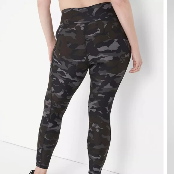 Livi Active Grey/Black 7/8 Length Legging - Picture 2 of 6